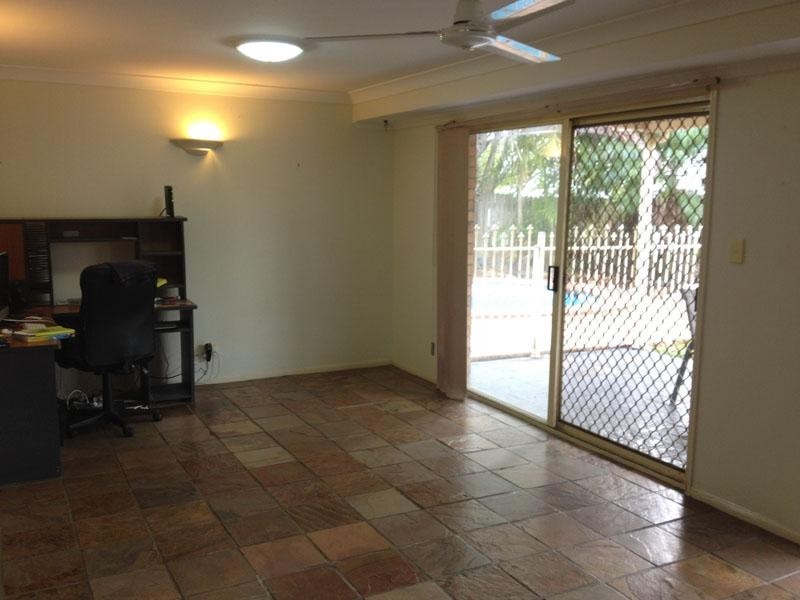 469 Westlake Drive, Riverhills QLD 4074