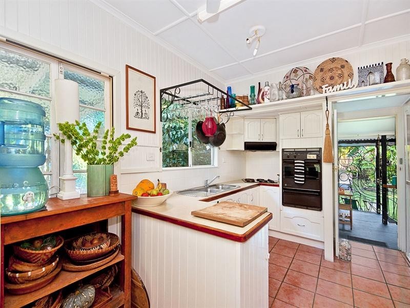 31 Ellen Street, Oxley QLD 4075