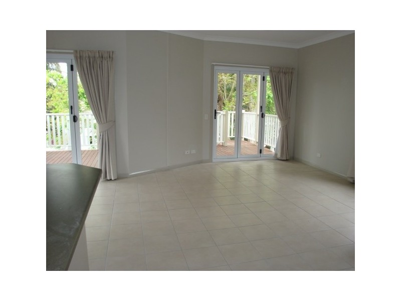 134 Central Avenue, Sherwood QLD 4075