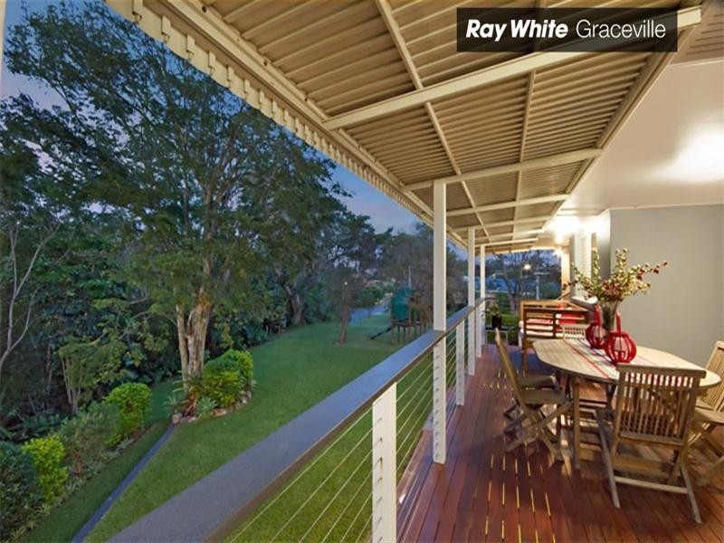 5 Strathburn Street, Oxley QLD 4075