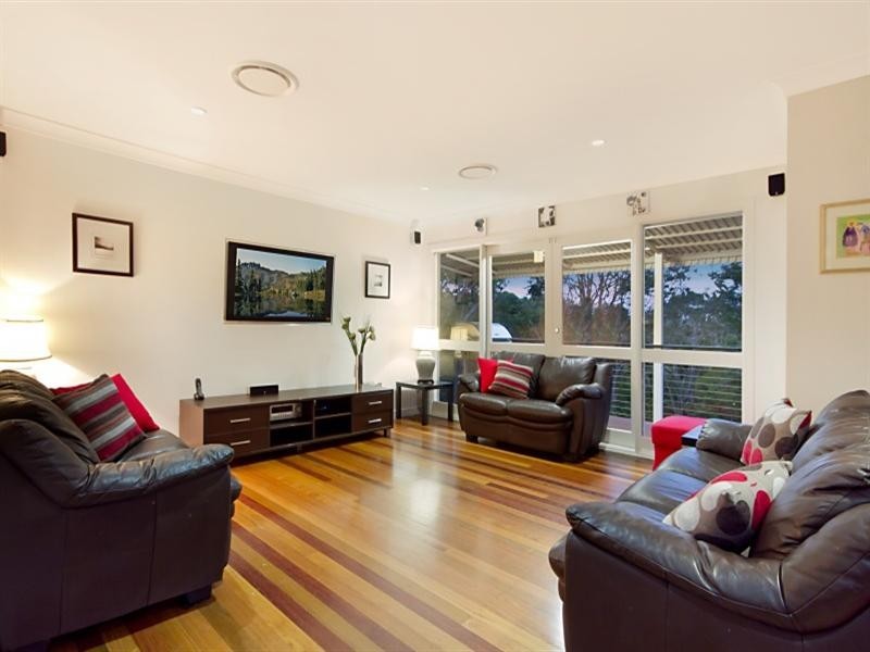 5 Strathburn Street, Oxley QLD 4075