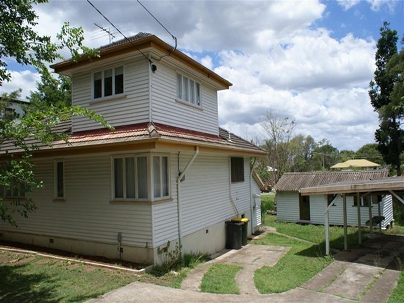 38 King Arthur Terrace, Tennyson QLD 4105