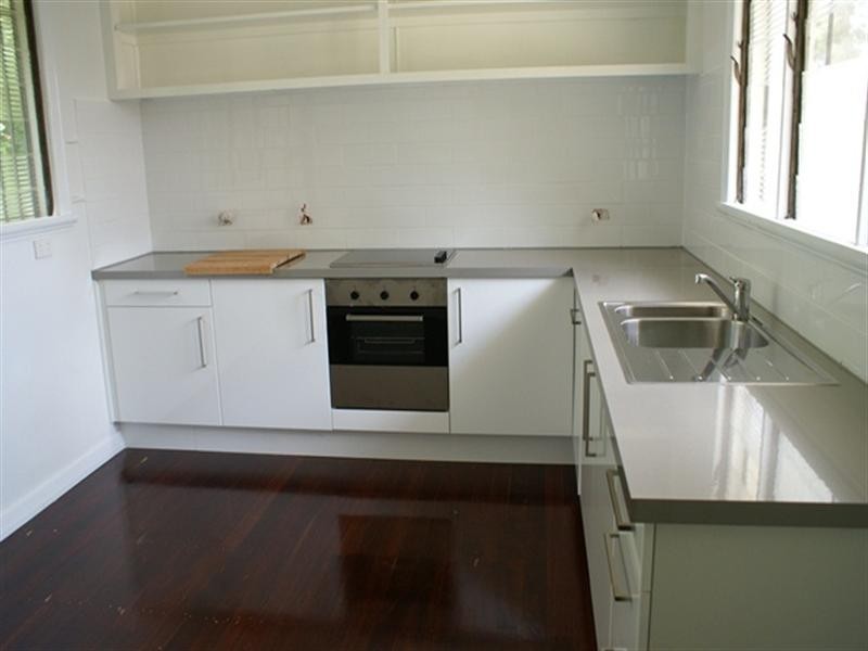 38 King Arthur Terrace, Tennyson QLD 4105