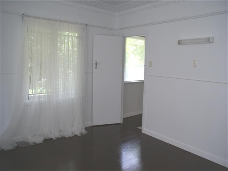 38 King Arthur Terrace, Tennyson QLD 4105