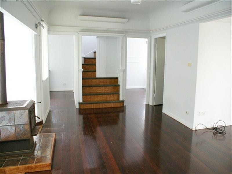 38 King Arthur Terrace, Tennyson QLD 4105