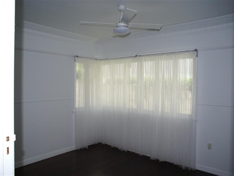 38 King Arthur Terrace, Tennyson QLD 4105