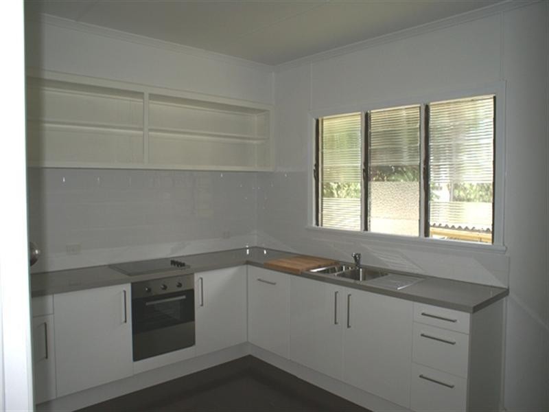 38 King Arthur Terrace, Tennyson QLD 4105