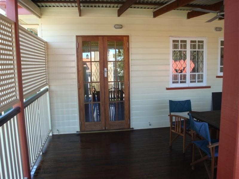 37 Livingstone Street, Yeerongpilly QLD 4105