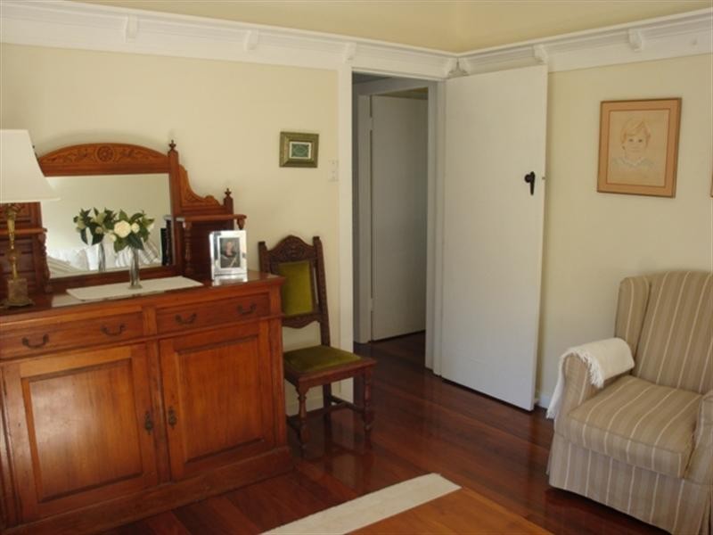 37 Livingstone Street, Yeerongpilly QLD 4105