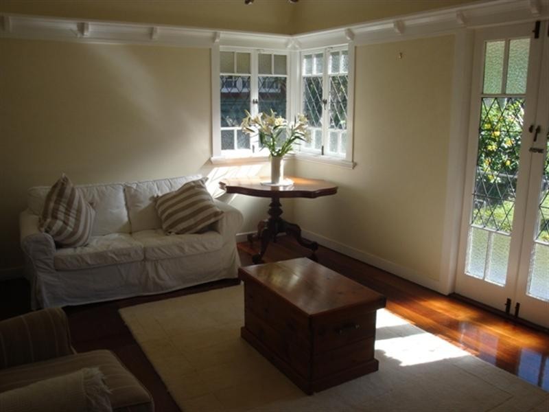 37 Livingstone Street, Yeerongpilly QLD 4105