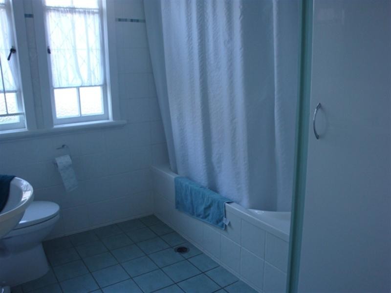 37 Livingstone Street, Yeerongpilly QLD 4105