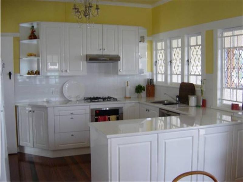 37 Livingstone Street, Yeerongpilly QLD 4105