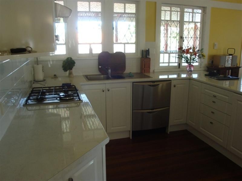 37 Livingstone Street, Yeerongpilly QLD 4105