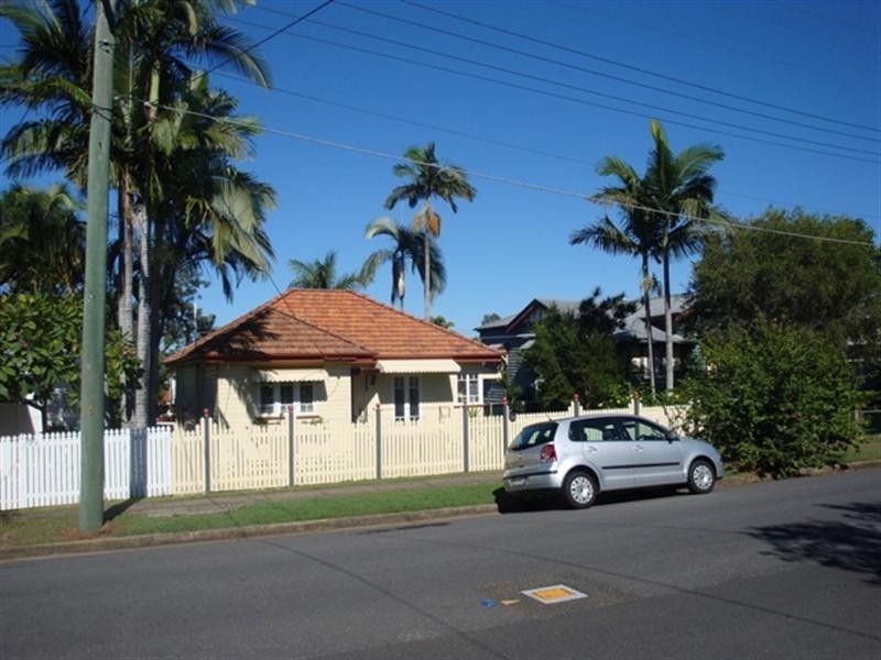 37 Livingstone Street, Yeerongpilly QLD 4105