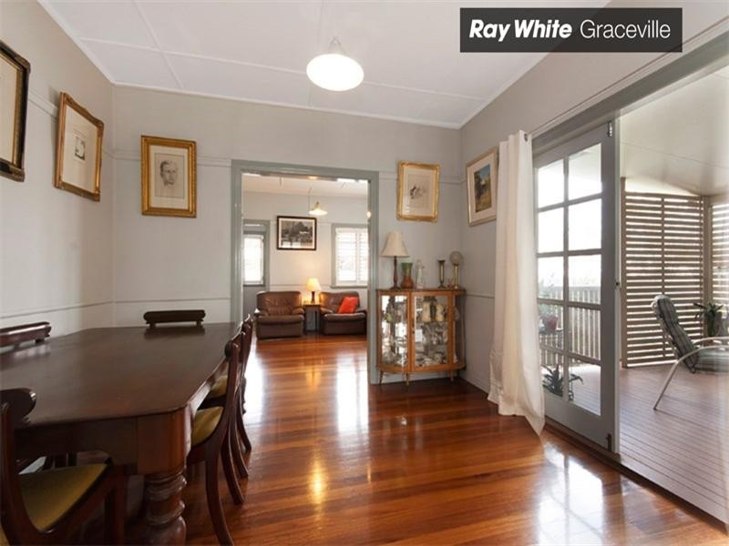 8 Hilda Street, Corinda QLD 4075