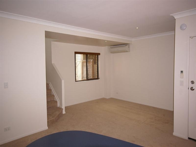 10/122 Central Avenue, Indooroopilly QLD 4068