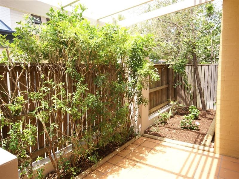 10/122 Central Avenue, Indooroopilly QLD 4068