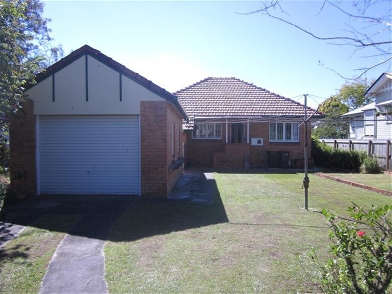 11 Strong Avenue, Graceville QLD 4075