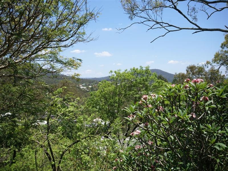 53 Simpsons Road, Bardon QLD 4065