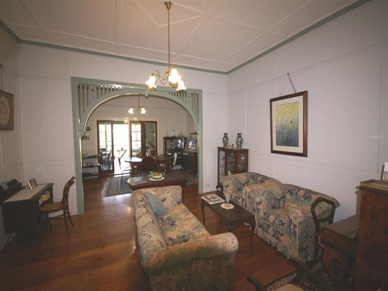 53 Simpsons Road, Bardon QLD 4065