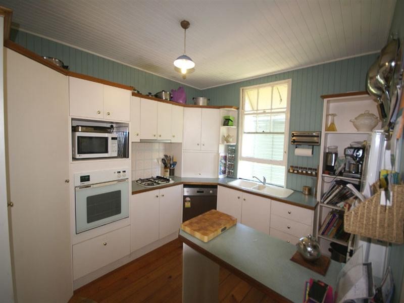 53 Simpsons Road, Bardon QLD 4065