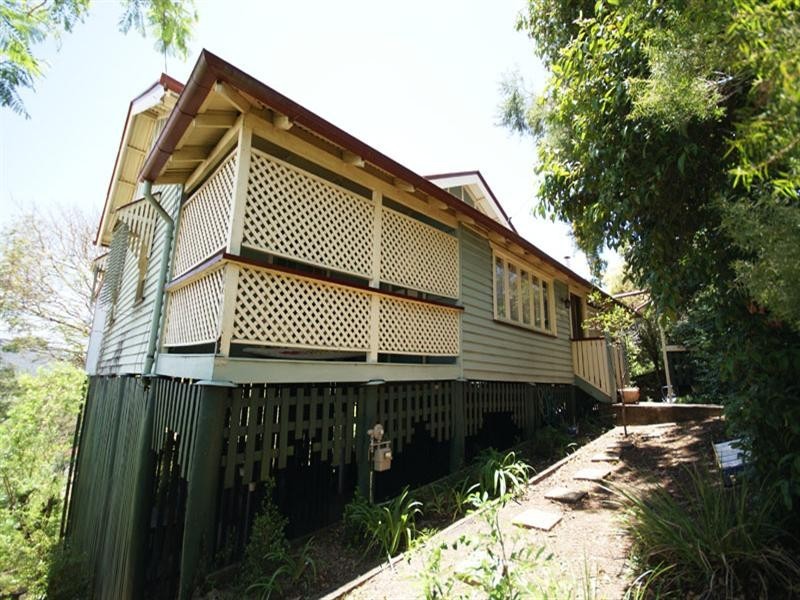 53 Simpsons Road, Bardon QLD 4065