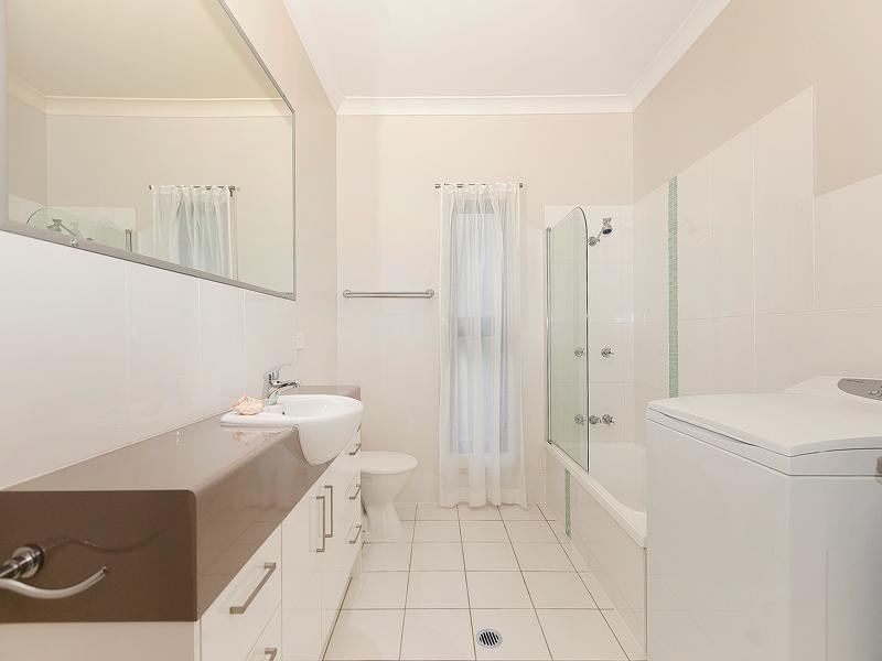 59 Hall Street, Sherwood QLD 4075