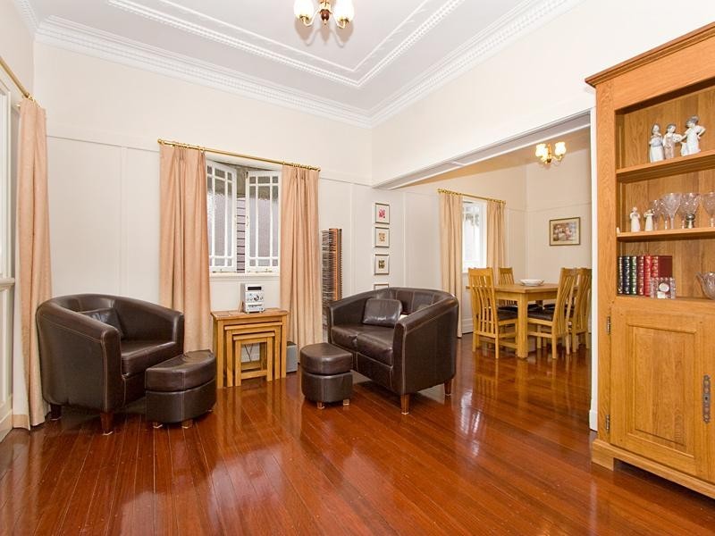 70 King Arthur Terrace, Tennyson QLD 4105