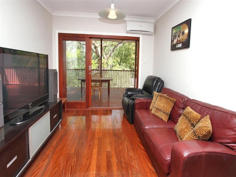 71 Bannerman Street, Oxley QLD 4075