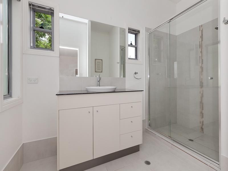 114 Central Avenue, Sherwood QLD 4075