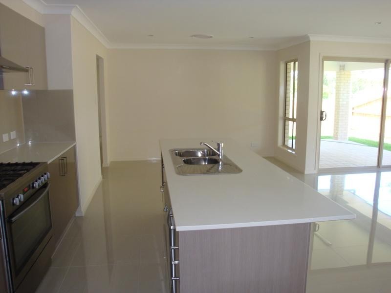 7 Knightsbridge Street, Oxley QLD 4075