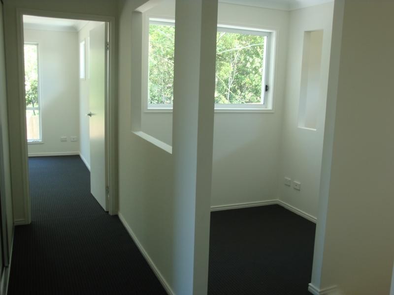 10 Greenview Street, Oxley QLD 4075