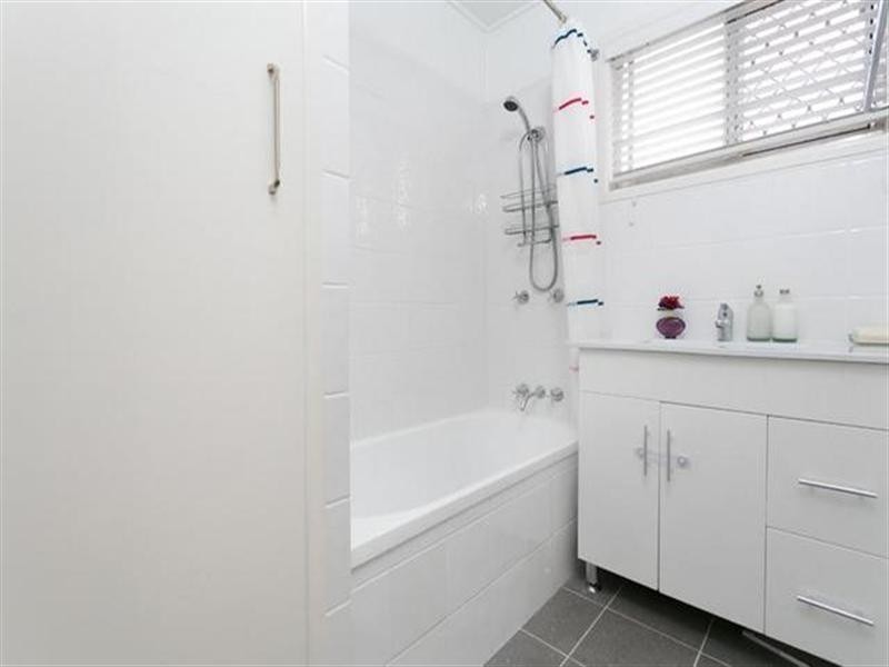 183 Graceville Avenue, Graceville QLD 4075