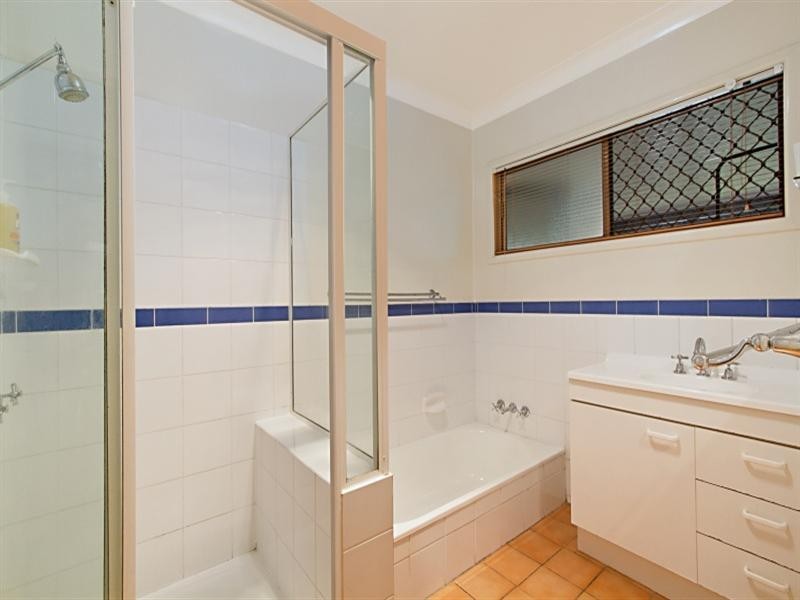 212 Seventeen Mile Rocks Road, Oxley QLD 4075
