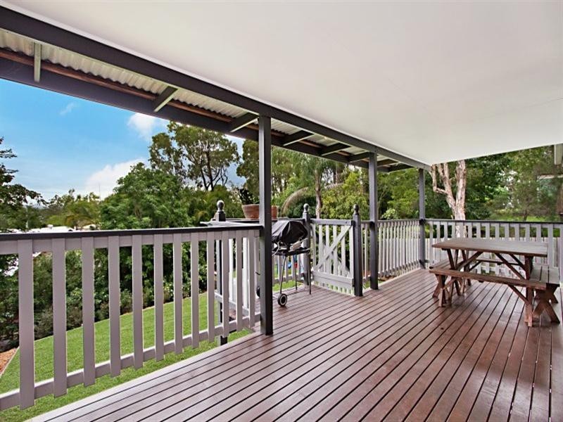 212 Seventeen Mile Rocks Road, Oxley QLD 4075