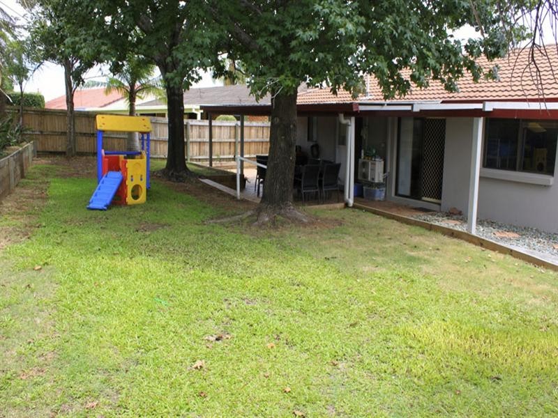 32 Brentwood Drive, Daisy Hill QLD 4127