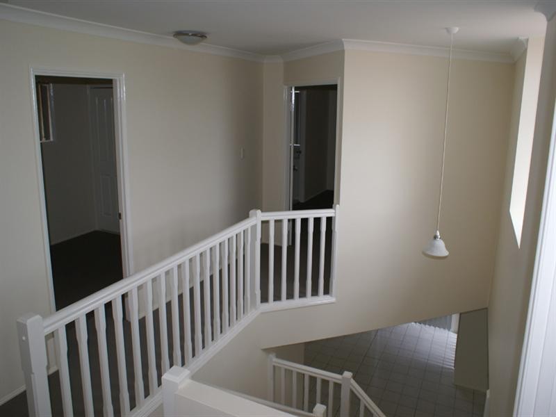 8 Epworth Street, Oxley QLD 4075