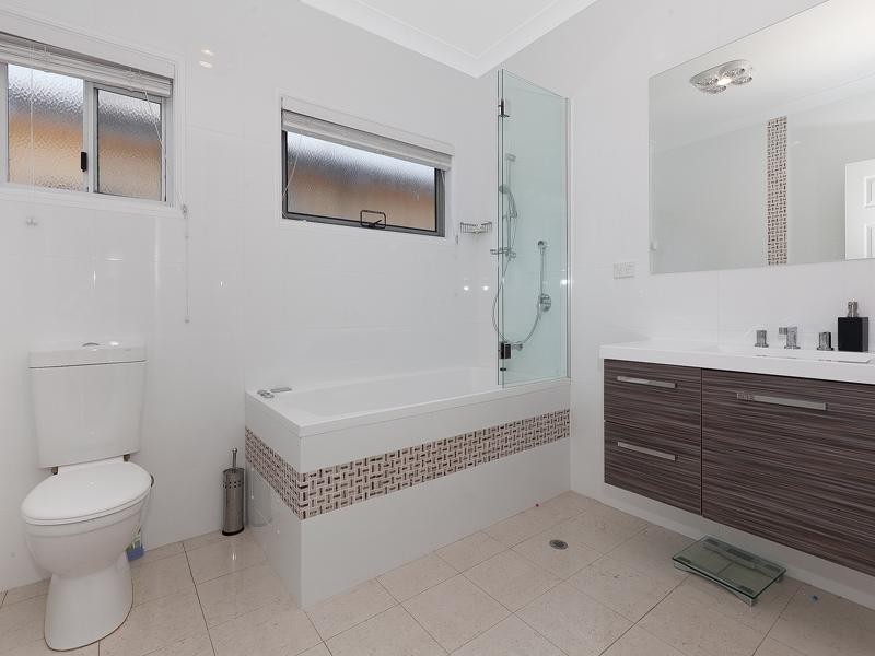 142 Central Avenue, Sherwood QLD 4075