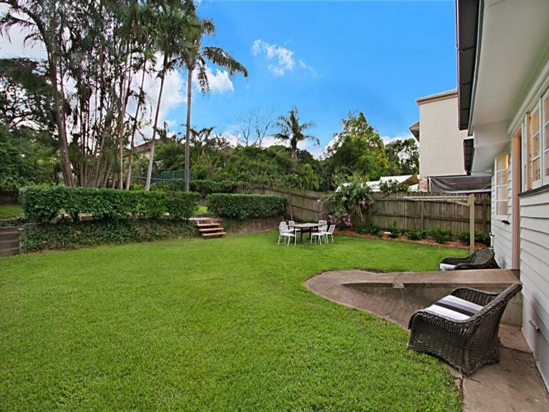 64 Gordon Terrace, Indooroopilly QLD 4068