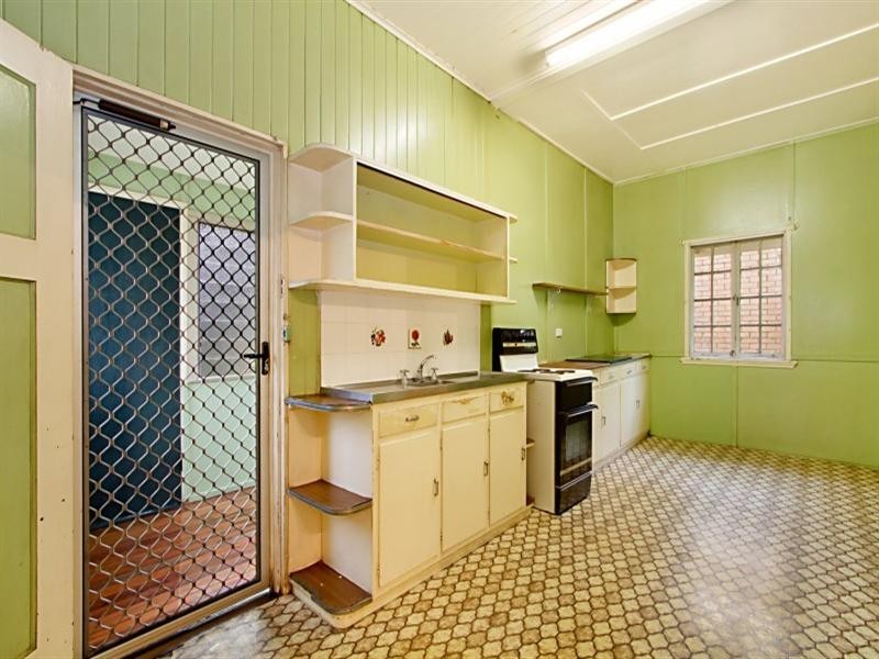 13 Rakeevan Road, Graceville QLD 4075