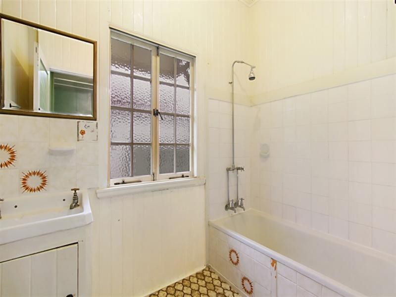 13 Rakeevan Road, Graceville QLD 4075