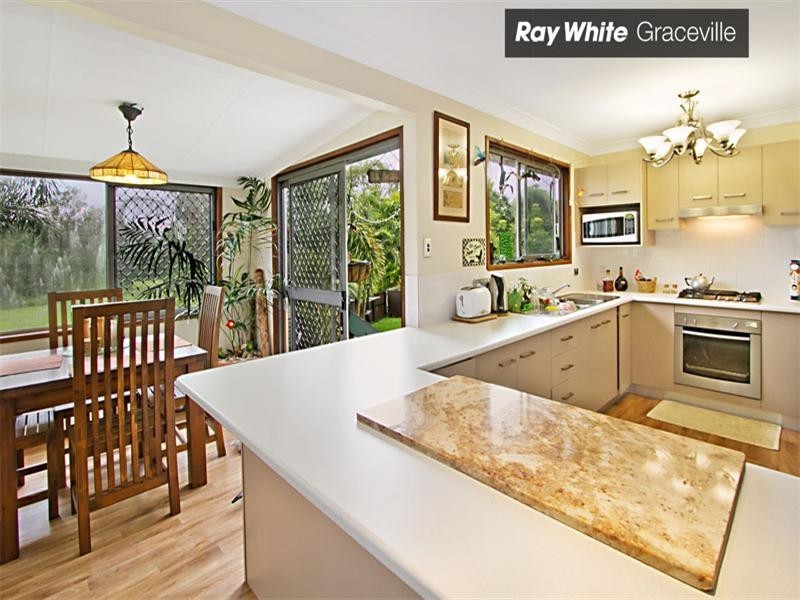 4 Aldersgate Street, Oxley QLD 4075