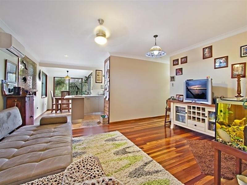 4 Aldersgate Street, Oxley QLD 4075