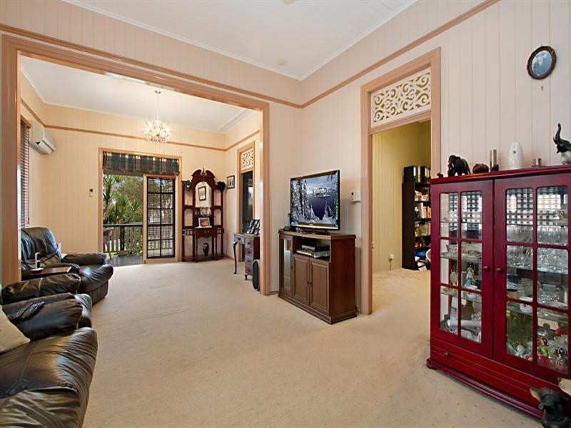 93 Graceville Avenue, Graceville QLD 4075