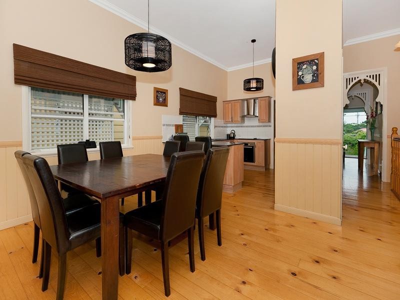 17 Lockwood Street, Sherwood QLD 4075