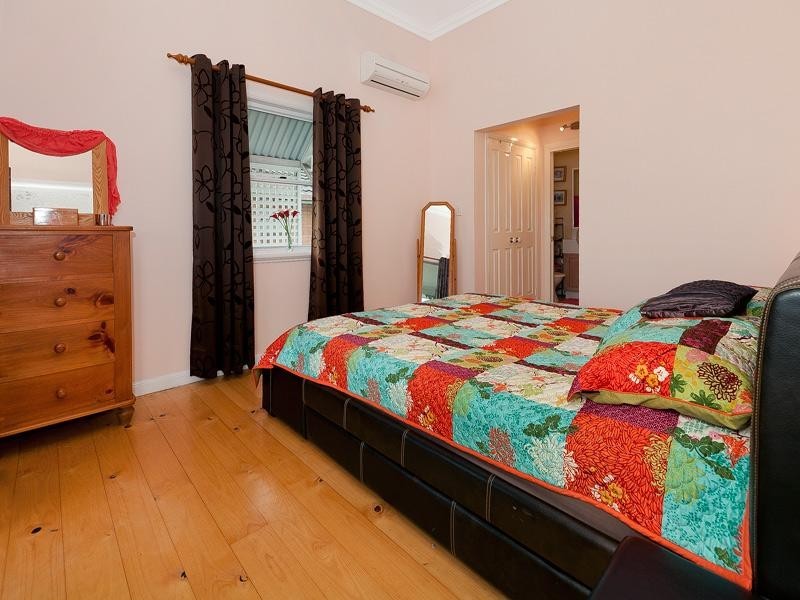 17 Lockwood Street, Sherwood QLD 4075