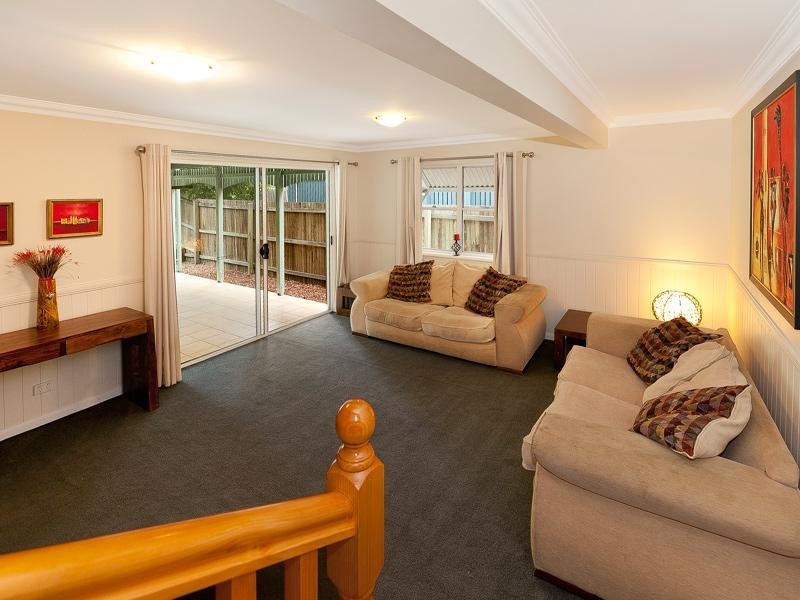 17 Lockwood Street, Sherwood QLD 4075