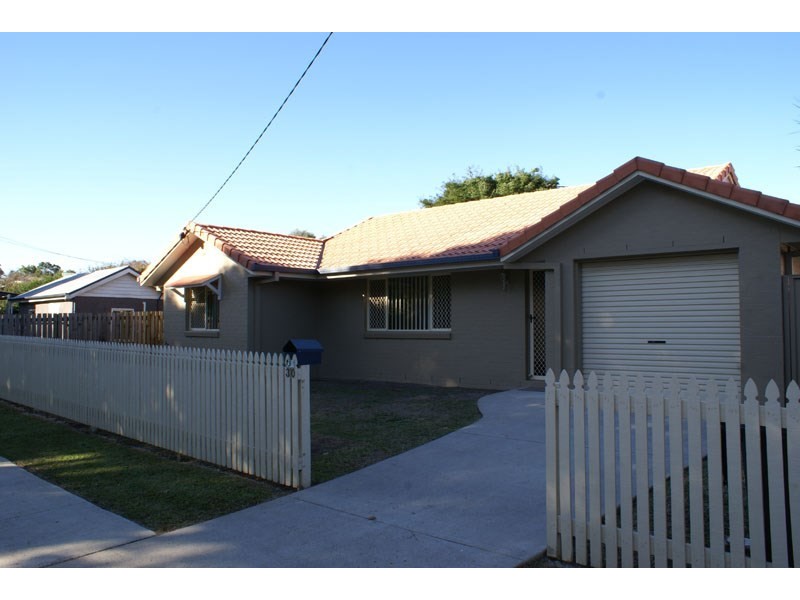30 Vivian Street, Tennyson QLD 4105