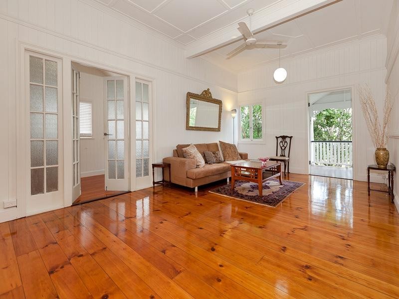 208 Cliveden Avenue, Corinda QLD 4075