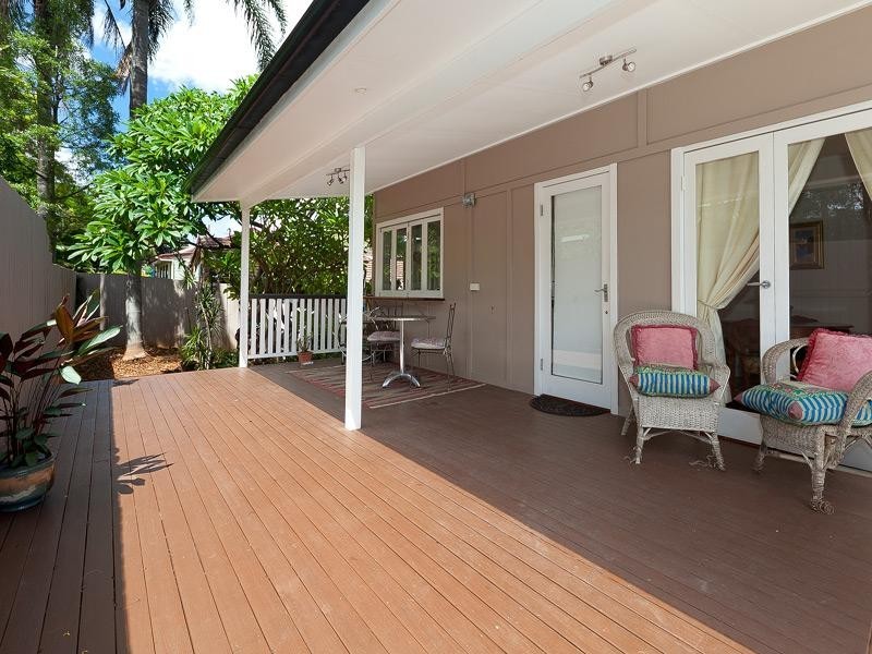 208 Cliveden Avenue, Corinda QLD 4075